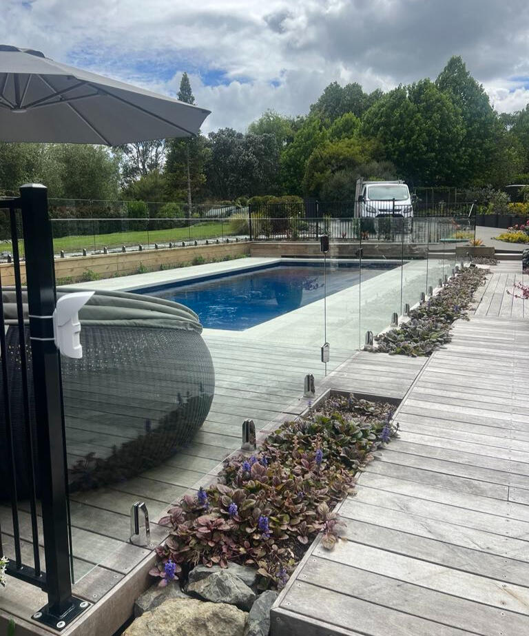 glass pool fencing